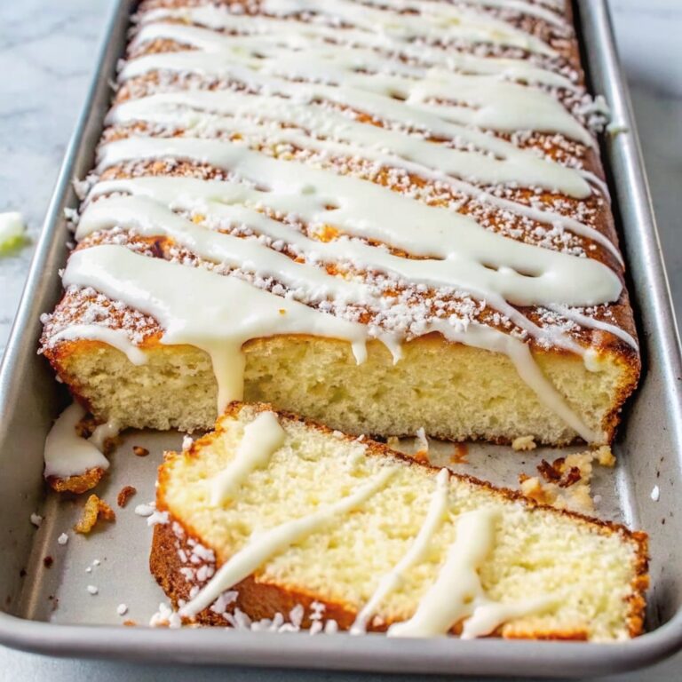 Pastel de Coco Helado – Esponjoso, Refrescante y Súper Fácil